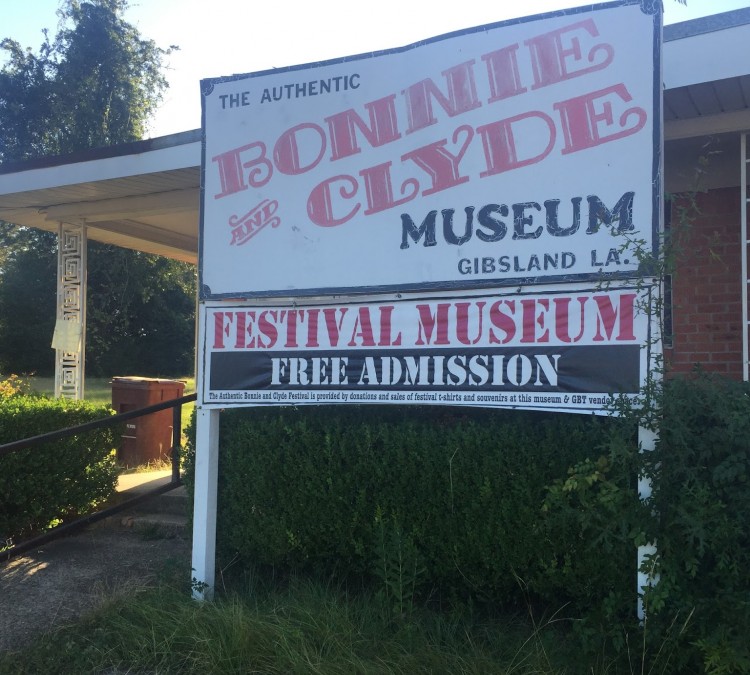 the-authentic-bonnie-and-clyde-museum-photo